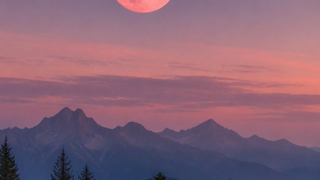 Experience the Upcoming Strawberry Moon: A Celestial Delight | lucky bet 99, spartacus casino, judi 